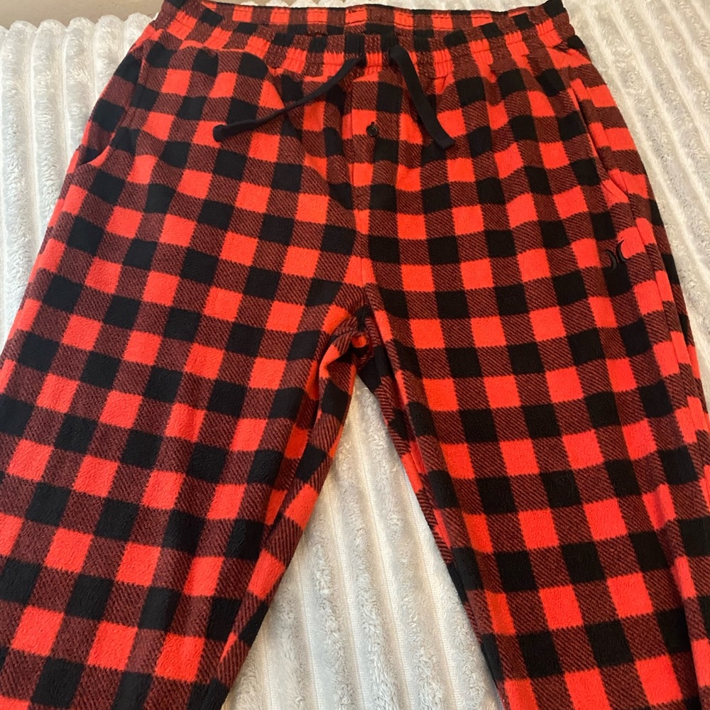 Hurley XL red and black checkered men’s pajama bottoms